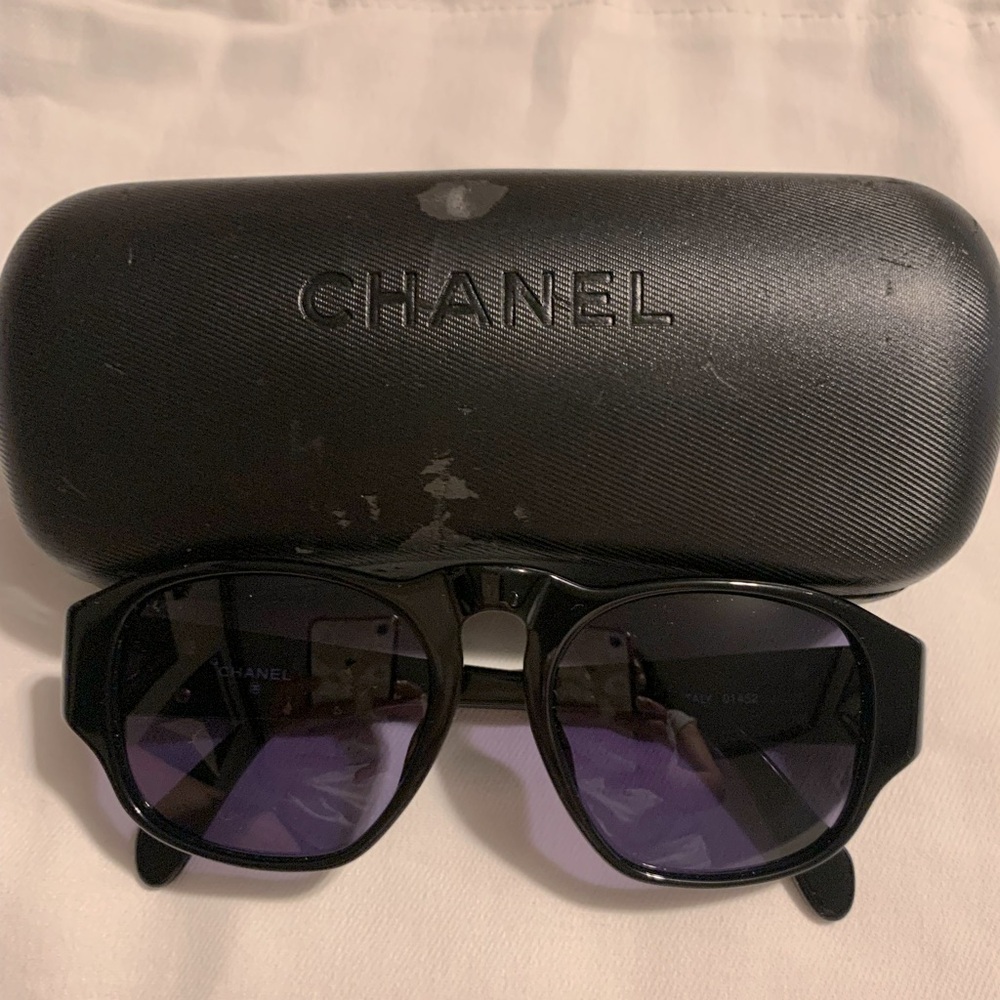 Chanel Sunglasses model 01452 94305 black frame blue gradient lenses